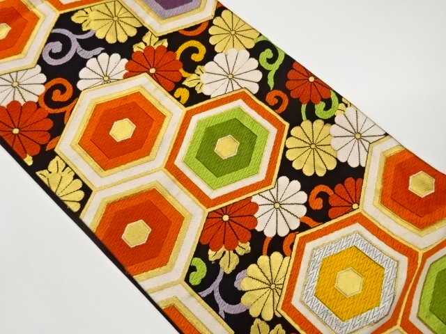 Woven pouch obi with chrysanthemum arabesque pattern on tortoiseshell